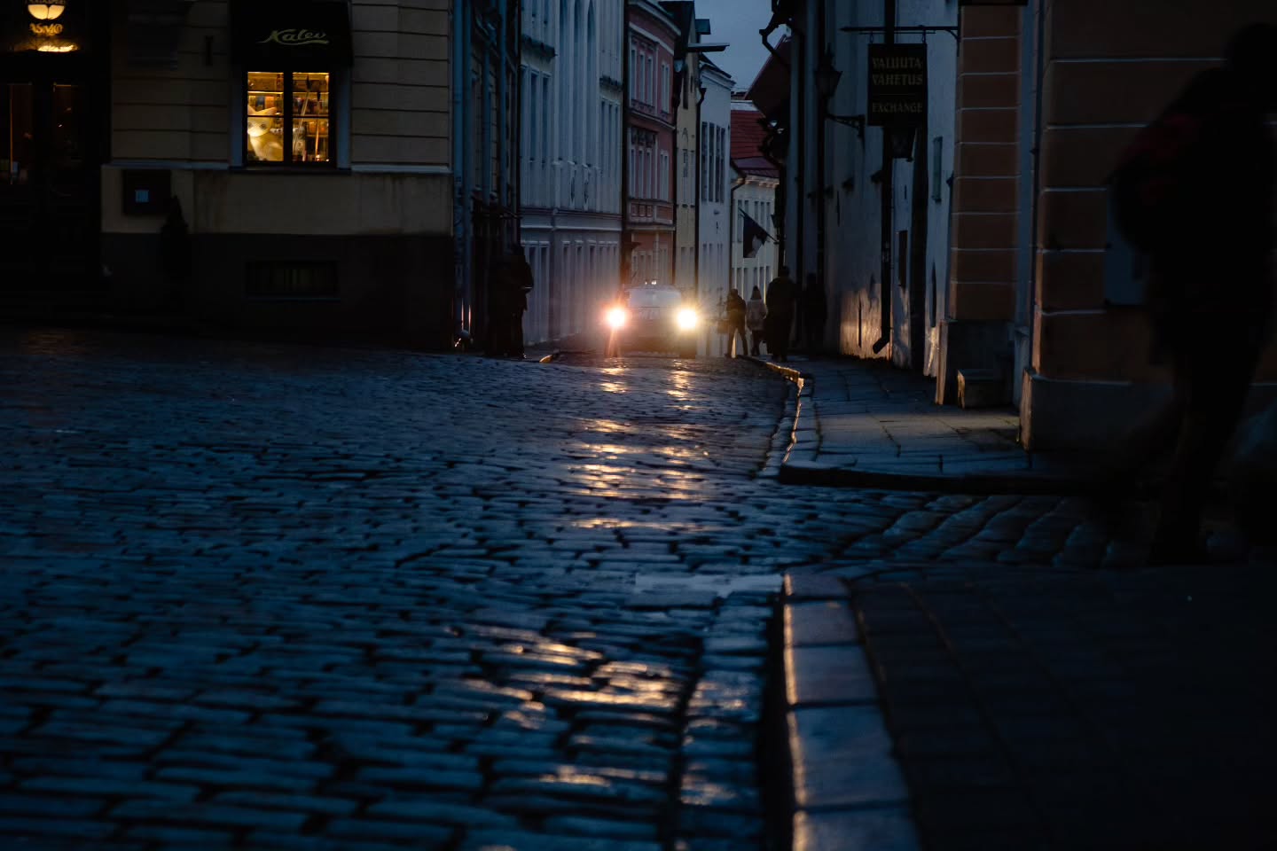 A picture of a street at night